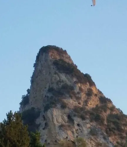 Feakia 1